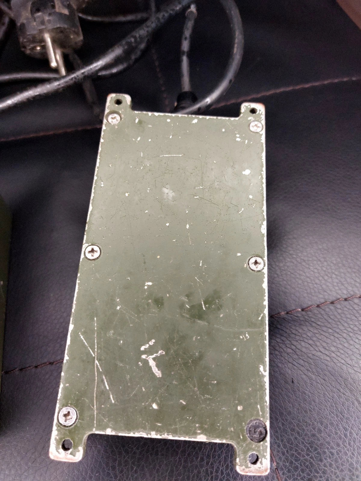 Azart R-187-P1  Radio Station Charging Set